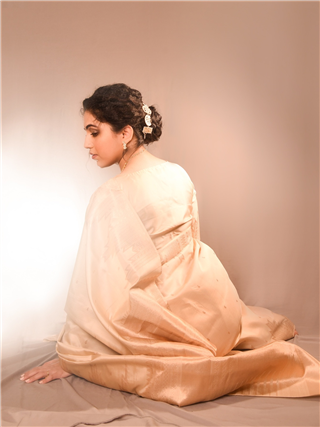 केसात गजरा माळलेल्या या सुंदर अभिनेत्रीला ओळखलं का? - Marathi News | केसात गजरा माळलेल्या या सुंदर अभिनेत्रीला ओळखलं का? | Latest Photos at Lokmat.com