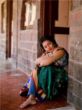 Meera Joshi: "चेहरा है या चाँद खिला है..." - Marathi News | Meera Joshi: "चेहरा है या चाँद खिला है..." | Latest Photos at Lokmat.com