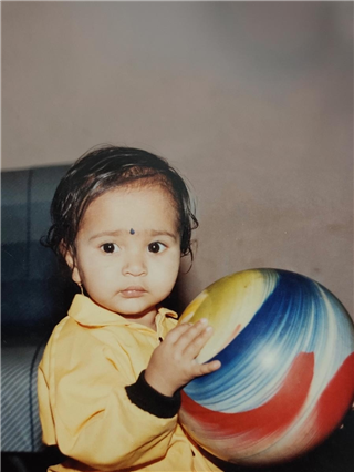 ही छोटी मुलगी आज मराठीतील लोकप्रिय अभिनेत्री; तुम्ही ओळखलं? - Marathi News | ही छोटी मुलगी आज मराठीतील लोकप्रिय अभिनेत्री; तुम्ही ओळखलं? | Latest Photos at Lokmat.com