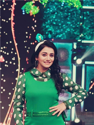 जुई गडकरीचा रेट्रो लूक! - Marathi News | जुई गडकरीचा रेट्रो लूक! | Latest Photos at Lokmat.com