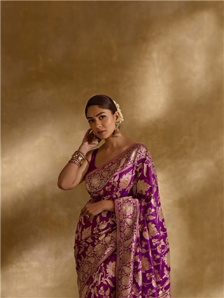 Mrunal Thakur: "असं रूपडं देखणं..." - Marathi News | Mrunal Thakur: "असं रूपडं देखणं..." | Latest Photos at Lokmat.com