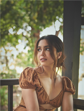 मराठमोळी अभिनेत्री शर्वरी वाघचा घायाळ करणारा अंदाज - Marathi News | मराठमोळी अभिनेत्री शर्वरी वाघचा घायाळ करणारा अंदाज | Latest Photos at Lokmat.com