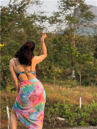 समुद्रकिनारी फोटोशूट करणाऱ्या या मराठी अभिनेत्रीला ओळखलं? - Marathi News | समुद्रकिनारी फोटोशूट करणाऱ्या या मराठी अभिनेत्रीला ओळखलं? | Latest Photos at Lokmat.com