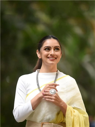 बस गये मेरे दिल में तेरे नैना... - Marathi News | बस गये मेरे दिल में तेरे नैना... | Latest Photos at Lokmat.com