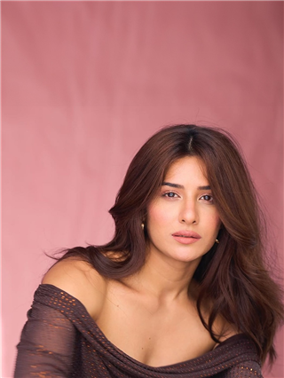 बाई गं...! नेहा खानच्या बोल्ड अदा - Marathi News | बाई गं...! नेहा खानच्या बोल्ड अदा | Latest Photos at Lokmat.com