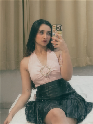 'आई आणि बाबा रिटायर...'मधील सोज्वळ 'स्वीटी'चा बोल्ड अंदाज - Marathi News | 'आई आणि बाबा रिटायर...'मधील सोज्वळ 'स्वीटी'चा बोल्ड अंदाज | Latest Photos at Lokmat.com