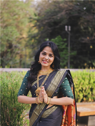 एक लाजरा नं साजरा मुखडा चंद्रावानी फुलला गं! - Marathi News | एक लाजरा नं साजरा मुखडा चंद्रावानी फुलला गं! | Latest Photos at Lokmat.com