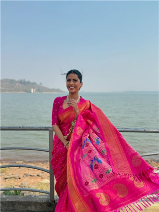 'प्रेमाची गोष्ट'मधील मुक्ताच्या गुलाबी साडीत मनमोहक अदा - Marathi News | 'प्रेमाची गोष्ट'मधील मुक्ताच्या गुलाबी साडीत मनमोहक अदा | Latest Photos at Lokmat.com