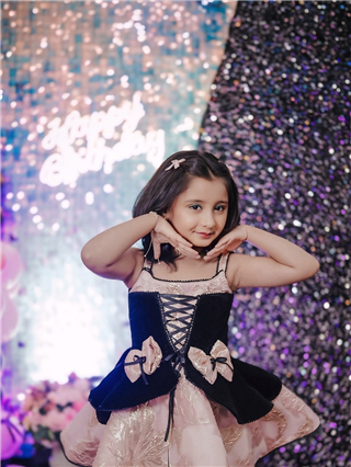 आय अ‍ॅम बार्बी गर्ल! छोट्या परीचा क्यूट अंदाज - Marathi News | आय अ‍ॅम बार्बी गर्ल! छोट्या परीचा क्यूट अंदाज | Latest Photos at Lokmat.com