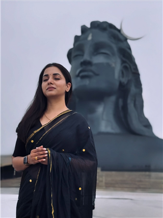 शिवभक्तीत रमली सायली संजीव... - Marathi News | शिवभक्तीत रमली सायली संजीव... | Latest Photos at Lokmat.com