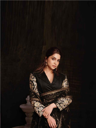 ये काली काली आँखे...! - Marathi News | ये काली काली आँखे...! | Latest Photos at Lokmat.com