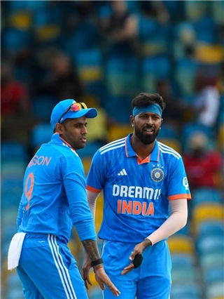 IND vs ENG : हार्दिक पांड्याला खुणावतोय खास विक्रम, जाणून घ्या सविस्तर - Marathi News | IND vs ENG : हार्दिक पांड्याला खुणावतोय खास विक्रम, जाणून घ्या सविस्तर | Latest Photos at Lokmat.com