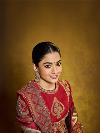 तेरी झलक अशरफ़ी श्रीवल्ली... - Marathi News | तेरी झलक अशरफ़ी श्रीवल्ली... | Latest Photos at Lokmat.com