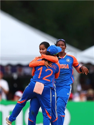 U19 T20 World Cup : बॅटिंग-बॉलिंगमध्ये या भारतीय लेकींचा टॉप क्लास शो! - Marathi News | U19 T20 World Cup : बॅटिंग-बॉलिंगमध्ये या भारतीय लेकींचा टॉप क्लास शो! | Latest Photos at Lokmat.com