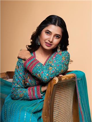 पुनवेच्या तारांगणी, शुक्राची तू चांदणी - Marathi News | पुनवेच्या तारांगणी, शुक्राची तू चांदणी | Latest Photos at Lokmat.com