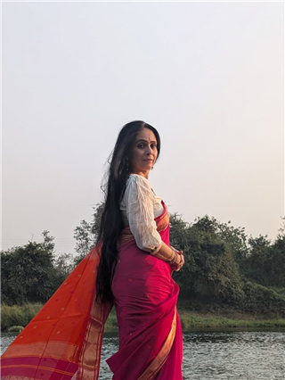 गुलाबी साडीत ऐश्वर्या नारकर यांच्या मनमोहक अदा - Marathi News | गुलाबी साडीत ऐश्वर्या नारकर यांच्या मनमोहक अदा | Latest Photos at Lokmat.com