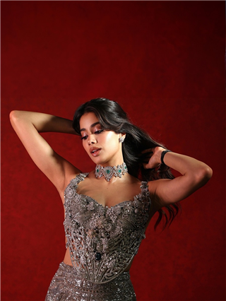 'परम सुंदरी'च्या स्टनिंग अदा - Marathi News | 'परम सुंदरी'च्या स्टनिंग अदा | Latest Photos at Lokmat.com