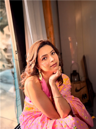 माझी देखणी सुरत, न्हाई हटत कुणाच्या नजरा..! - Marathi News | माझी देखणी सुरत, न्हाई हटत कुणाच्या नजरा..! | Latest Photos at Lokmat.com