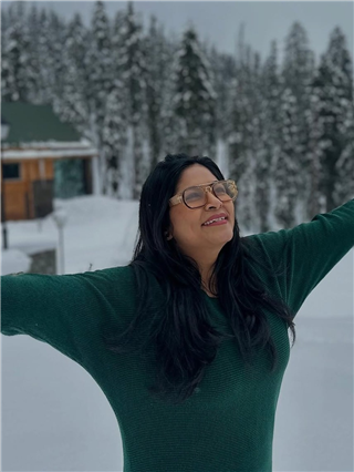 बर्फात श्वेता शिंदेचं फोटोशूट! - Marathi News | बर्फात श्वेता शिंदेचं फोटोशूट! | Latest Photos at Lokmat.com