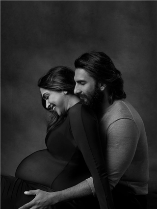 सुपरस्टार आईबाबा! ८ सेलिब्रिटी कपल्सच्या घरी गुड न्यूज - Marathi News | सुपरस्टार आईबाबा! ८ सेलिब्रिटी कपल्सच्या घरी गुड न्यूज | Latest Photos at Lokmat.com