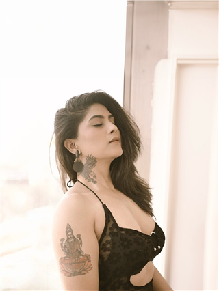 मराठी मालिकेतील संस्कारी सूनबाईचा बोल्ड अंदाज - Marathi News | मराठी मालिकेतील संस्कारी सूनबाईचा बोल्ड अंदाज | Latest Photos at Lokmat.com