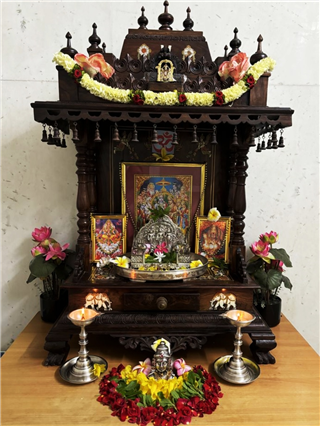 देवघराशी संबंधित 'या' चुका पडतील महाग! - Marathi News | देवघराशी संबंधित 'या' चुका पडतील महाग! | Latest Photos at Lokmat.com