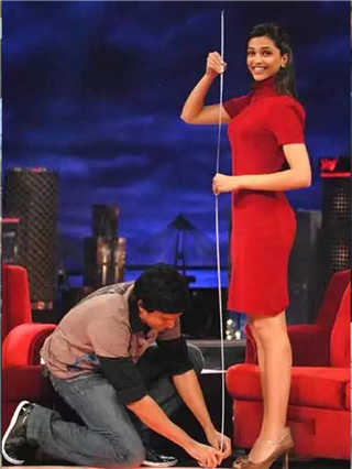 हिरोपेक्षा उंच? ६ नायिका ‘टॉल’ आणि यशस्वीहीही... - Marathi News | हिरोपेक्षा उंच? ६ नायिका ‘टॉल’ आणि यशस्वीहीही... | Latest Photos at Lokmat.com हिरोपेक्षा उंच? ६ नायिका ‘टॉल’ आणि यशस्वीहीही... - Marathi News | हिरोपेक्षा उंच? ६ नायिका ‘टॉल’ आणि यशस्वीहीही... | Latest Photos at Lokmat.com