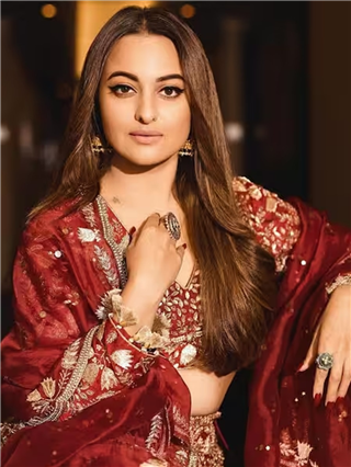 मोहें रंग दो लाल! अभिनेत्रींनी लग्नासाठी लाल घागरेच का घेतले... - Marathi News | मोहें रंग दो लाल! अभिनेत्रींनी लग्नासाठी लाल घागरेच का घेतले... | Latest Photos at Lokmat.com