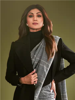 साडी आहे का सुट? पाहा नवा फॅशन ट्रेंड - Marathi News | साडी आहे का सुट? पाहा नवा फॅशन ट्रेंड | Latest Photos at Lokmat.com