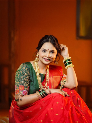 साज ह्यो तुझा...! अपूर्वा गोरेचा मराठमोळा अंदाज चर्चेत - Marathi News | साज ह्यो तुझा...! अपूर्वा गोरेचा मराठमोळा अंदाज चर्चेत | Latest Photos at Lokmat.com