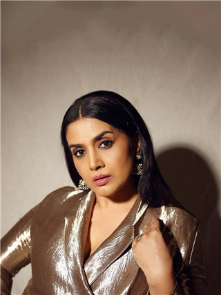 सोनाली कुलकर्णीचा ग्लॅमरस लूक! - Marathi News | सोनाली कुलकर्णीचा ग्लॅमरस लूक! | Latest Photos at Lokmat.com