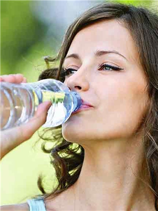 समर स्पेशल: ६ दिवस ६ पेये, पाहा पाण्याची सुपरपॉवर! - Marathi News | समर स्पेशल: ६ दिवस ६ पेये, पाहा पाण्याची सुपरपॉवर! | Latest Photos at Lokmat.com