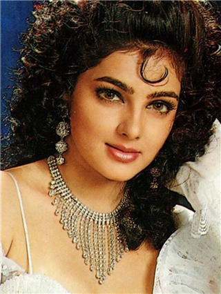 अचानक बॉलिवूडमधून गायब झालेल्या ८ अभिनेत्री - Marathi News | अचानक बॉलिवूडमधून गायब झालेल्या ८ अभिनेत्री | Latest Photos at Lokmat.com अचानक बॉलिवूडमधून गायब झालेल्या ८ अभिनेत्री - Marathi News | अचानक बॉलिवूडमधून गायब झालेल्या ८ अभिनेत्री | Latest Photos at Lokmat.com