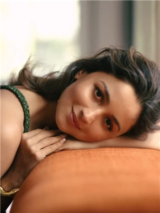 राहाची 'संतूर मम्मी' - Marathi News | राहाची 'संतूर मम्मी' | Latest Photos at Lokmat.com