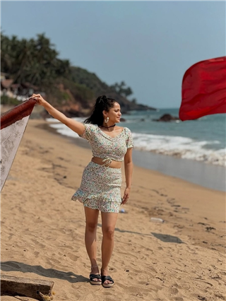 समुद्रकिनारी हॉट झाली 'महाराष्ट्राची हास्यजत्रा' फेम शिवाली! - Marathi News | समुद्रकिनारी हॉट झाली 'महाराष्ट्राची हास्यजत्रा' फेम शिवाली! | Latest Photos at Lokmat.com