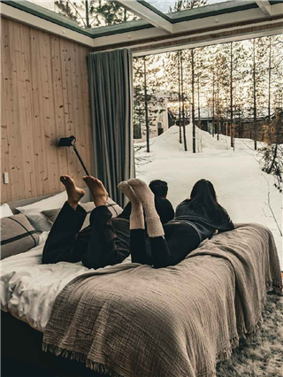 मराठमोळ्या कपलच्या ट्रीपचे Dreamy Photos - Marathi News | मराठमोळ्या कपलच्या ट्रीपचे Dreamy Photos | Latest Photos at Lokmat.com