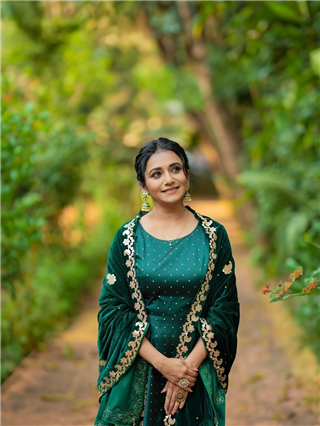 जुई गडकरीला झालेला 'हा' गंभीर आजार - Marathi News | जुई गडकरीला झालेला 'हा' गंभीर आजार | Latest Photos at Lokmat.com