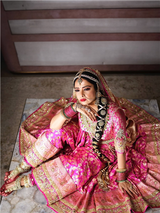 वयाच्या सत्तरीतही रेखा दिसतात तितक्यात सुंदर! - Marathi News | वयाच्या सत्तरीतही रेखा दिसतात तितक्यात सुंदर! | Latest Photos at Lokmat.com