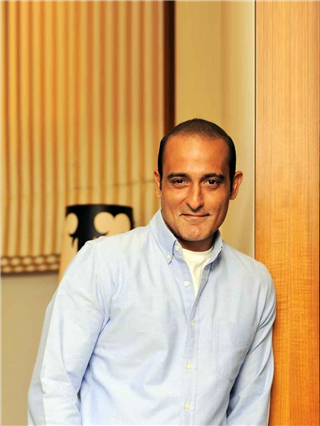 अक्षय खन्नाने घातलेली 'या' अभिनेत्रीला मागणी - Marathi News | अक्षय खन्नाने घातलेली 'या' अभिनेत्रीला मागणी | Latest Photos at Lokmat.com