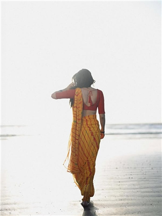 पैशांसाठी टॉयलेट केलं साफ अन्; शाहरुखची 'ही' हिरोईन आज कोटींची मालकीण - Marathi News | पैशांसाठी टॉयलेट केलं साफ अन्; शाहरुखची 'ही' हिरोईन आज कोटींची मालकीण | Latest Photos at Lokmat.com