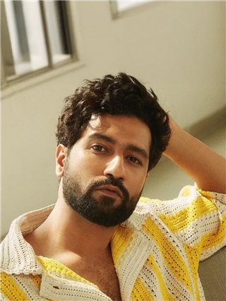 भाड्याच्या घरात राहणारे श्रीमंत बॉलिवूड सेलिब्रिटी... - Marathi News | भाड्याच्या घरात राहणारे श्रीमंत बॉलिवूड सेलिब्रिटी... | Latest Photos at Lokmat.com भाड्याच्या घरात राहणारे श्रीमंत बॉलिवूड सेलिब्रिटी... - Marathi News | भाड्याच्या घरात राहणारे श्रीमंत बॉलिवूड सेलिब्रिटी... | Latest Photos at Lokmat.com