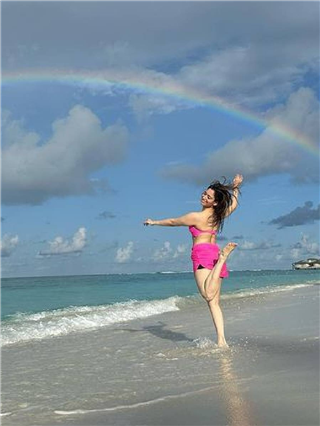 सुंदरी! बॉलिवूड अभिनेत्रीची व्हेकेशन डायरी, पाहा फोटो - Marathi News | सुंदरी! बॉलिवूड अभिनेत्रीची व्हेकेशन डायरी, पाहा फोटो | Latest Photos at Lokmat.com