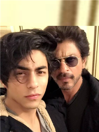 किंग खानने स्वत:च केली लेकाची पोलखोल! - Marathi News | किंग खानने स्वत:च केली लेकाची पोलखोल! | Latest Photos at Lokmat.com