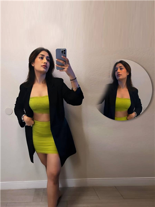 क्या खूब लगती हो... बडी सुंदर दिखती हो... - Marathi News | क्या खूब लगती हो... बडी सुंदर दिखती हो... | Latest Photos at Lokmat.com