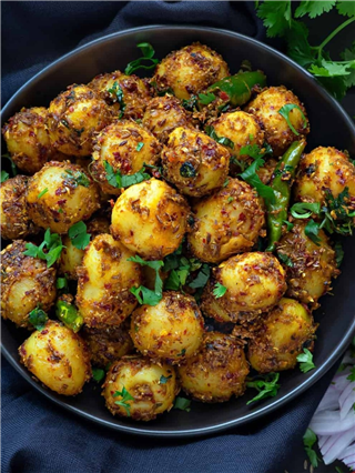 बटाट्याचे ८ चविष्ट पदार्थ, बटाटा आवडत असेल तर हे पदार्थ खाऊन पहाच - Marathi News | बटाट्याचे ८ चविष्ट पदार्थ, बटाटा आवडत असेल तर हे पदार्थ खाऊन पहाच | Latest Photos at Lokmat.com