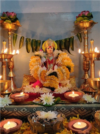 पितृपक्ष: ‘असे’ करा लक्ष्मीपूजन; लाभेल वैभव, धनवृद्धी, शुभ-लाभ होईल! - Marathi News | पितृपक्ष: ‘असे’ करा लक्ष्मीपूजन; लाभेल वैभव, धनवृद्धी, शुभ-लाभ होईल! | Latest Photos at Lokmat.com