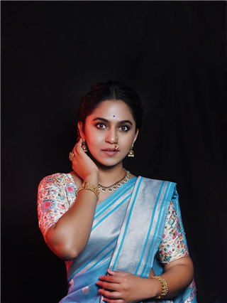 रूपाची खाण.. दिसते छान! मृण्मयी देशपांडेचा मराठमोळा 'साज' - Marathi News | रूपाची खाण.. दिसते छान! मृण्मयी देशपांडेचा मराठमोळा 'साज' | Latest Photos at Lokmat.com