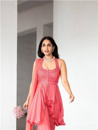 ऐश्वर्या रायच्या ग्लॅमरस वहिनीला पाहिलंत का? - Marathi News | ऐश्वर्या रायच्या ग्लॅमरस वहिनीला पाहिलंत का? | Latest Photos at Lokmat.com