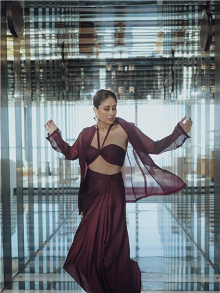 "मला पर्वा नाही..."; करीना कपूरला सतावतेय वाढत्या वयाची भीती? - Marathi News | "मला पर्वा नाही..."; करीना कपूरला सतावतेय वाढत्या वयाची भीती? | Latest Photos at Lokmat.com