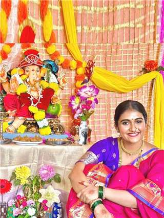 गुलाबी साडी, नाकात नथ..रिंकूने केलं बाप्पाचं स्वागत - Marathi News | गुलाबी साडी, नाकात नथ..रिंकूने केलं बाप्पाचं स्वागत | Latest Photos at Lokmat.com